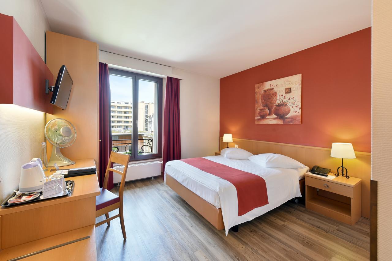 Hotel Aulac Lausanne Exterior photo